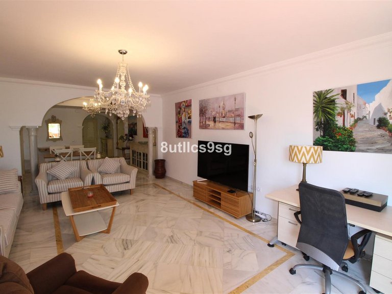 Apartment for Sale in Nueva Andalucía, Malaga 10
