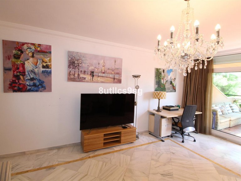 Apartment for Sale in Nueva Andalucía, Malaga 11