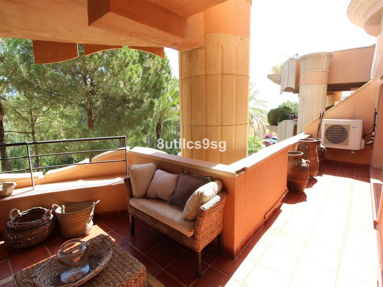 Apartment for Sale in Nueva Andalucía, Malaga 15