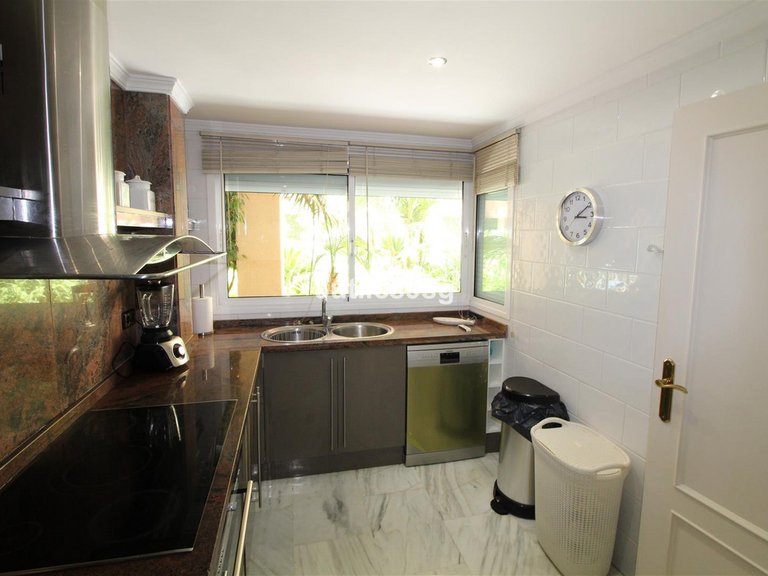 Apartment for Sale in Nueva Andalucía, Malaga 20