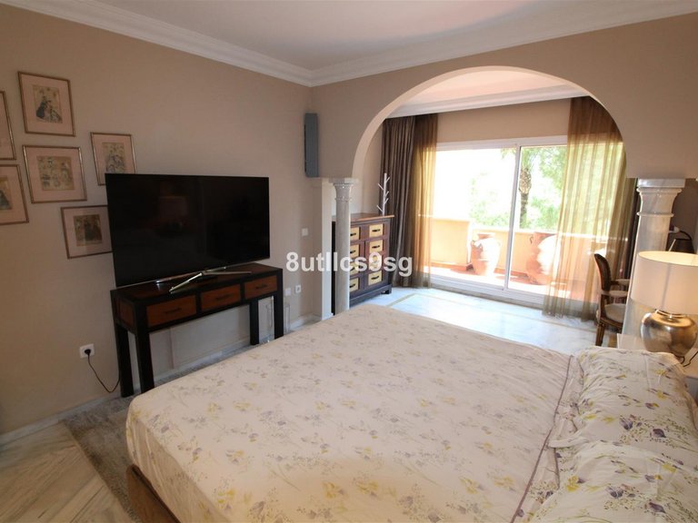 Apartment for Sale in Nueva Andalucía, Malaga 21