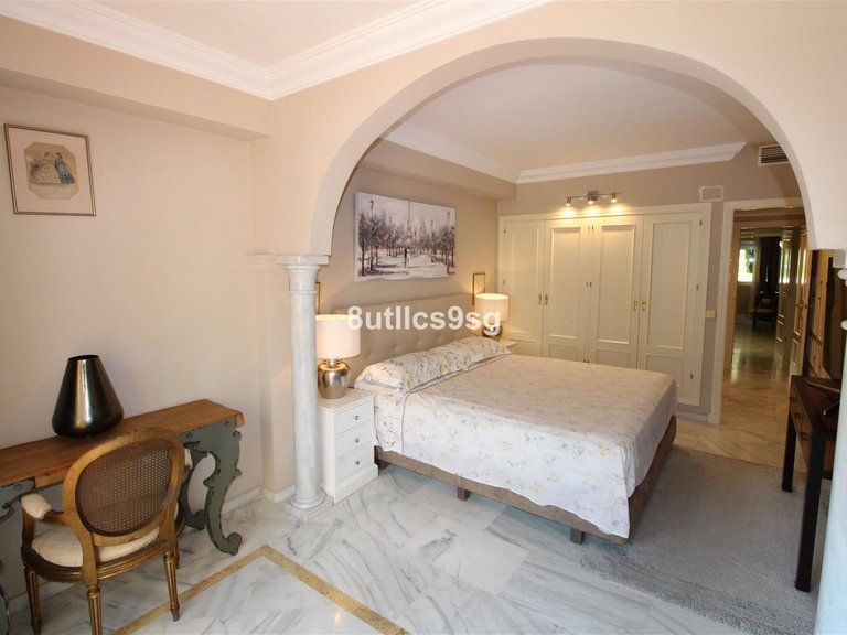 Apartment for Sale in Nueva Andalucía, Malaga 22