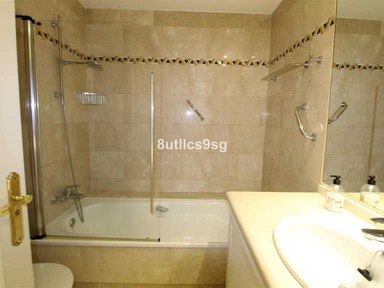 Apartment for Sale in Nueva Andalucía, Malaga 25