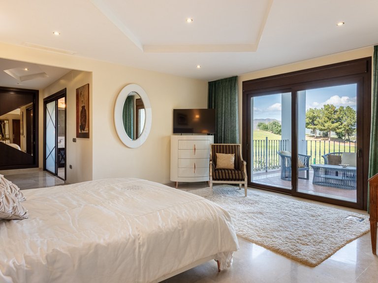 Villa for Sale in La Cala Golf, Malaga 18