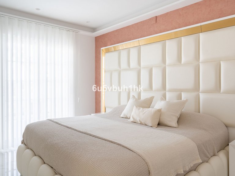 Villa for Sale in La Mairena, Malaga 15
