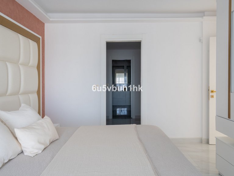 Villa for Sale in La Mairena, Malaga 17