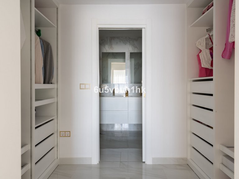 Villa for Sale in La Mairena, Malaga 18