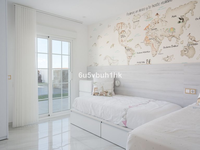 Villa for Sale in La Mairena, Malaga 28