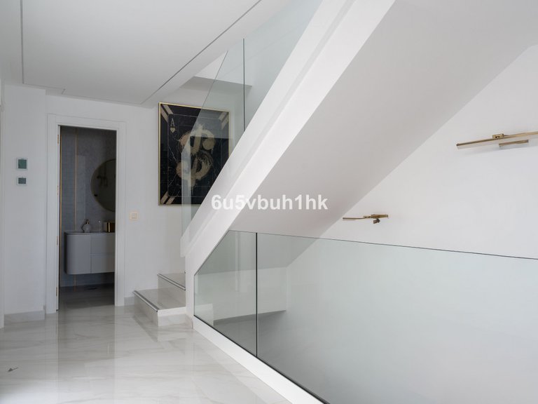 Villa for Sale in La Mairena, Malaga 36