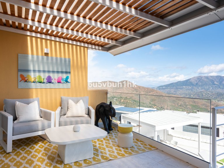 Villa for Sale in La Mairena, Malaga 37