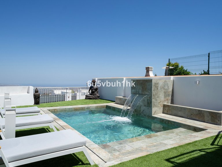 Villa for Sale in La Mairena, Malaga 38