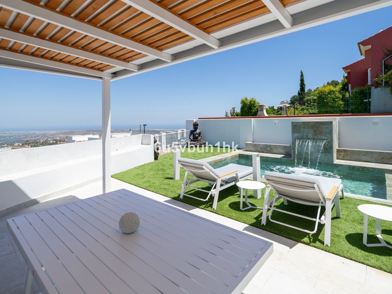Villa for Sale in La Mairena, Malaga 39