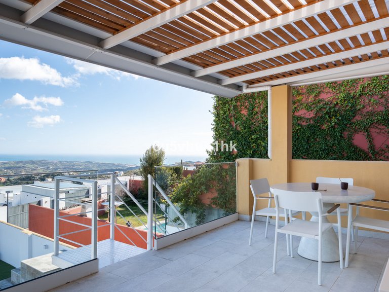 Villa for Sale in La Mairena, Malaga 42