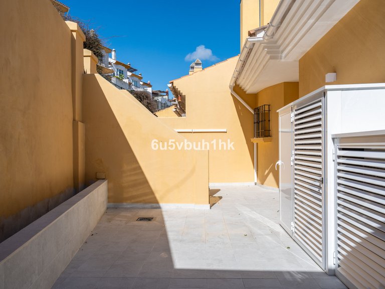 Villa for Sale in La Mairena, Malaga 50
