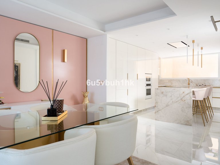 Villa for Sale in La Mairena, Malaga 9