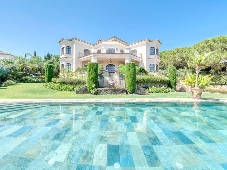 Villa for Sale in Sotogrande, Cadiz 1
