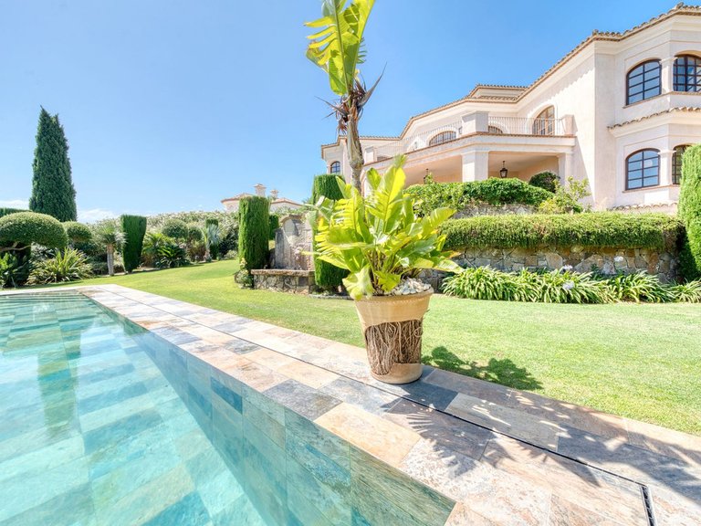Villa for Sale in Sotogrande, Cadiz 38