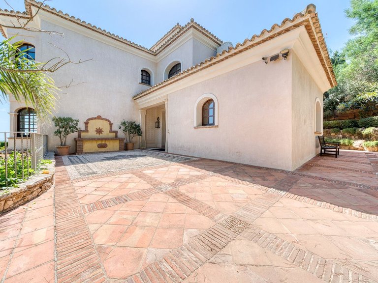 Villa for Sale in Sotogrande, Cadiz 8