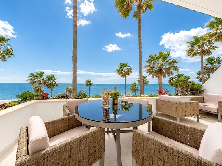 Apartment for Sale in New Golden Mile, Malaga 4