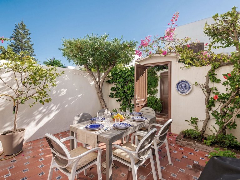 Villa for Sale in Estepona, Malaga 1