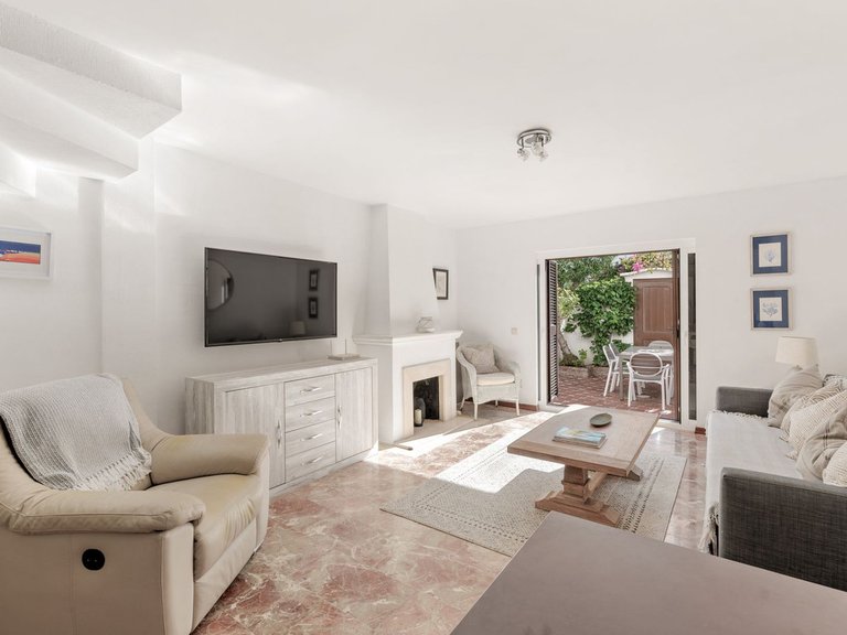 Villa for Sale in Estepona, Malaga 2