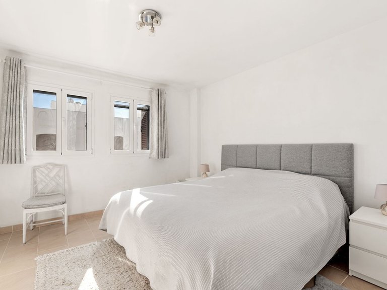 Villa for Sale in Estepona, Malaga 8