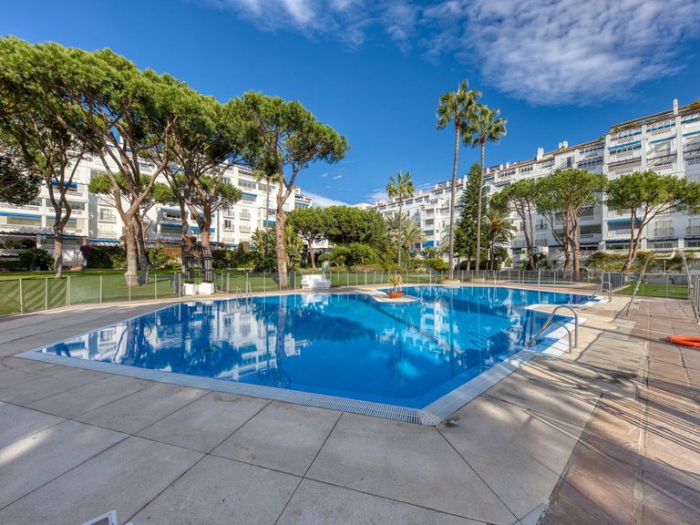 Apartment for Sale in Puerto Banús, Malaga 2