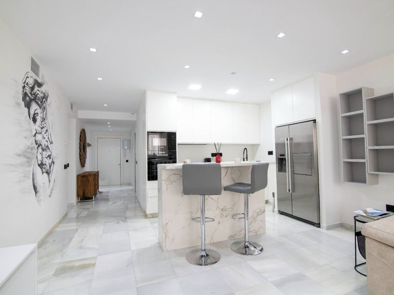 Apartment for Sale in Puerto Banús, Malaga 4
