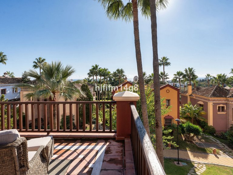 Villa for Sale in The Golden Mile, Malaga 27