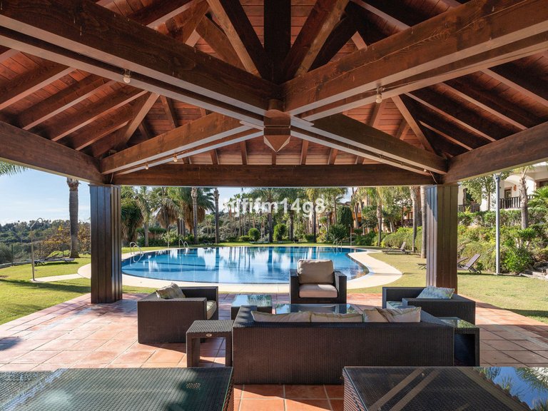 Villa for Sale in The Golden Mile, Malaga 28