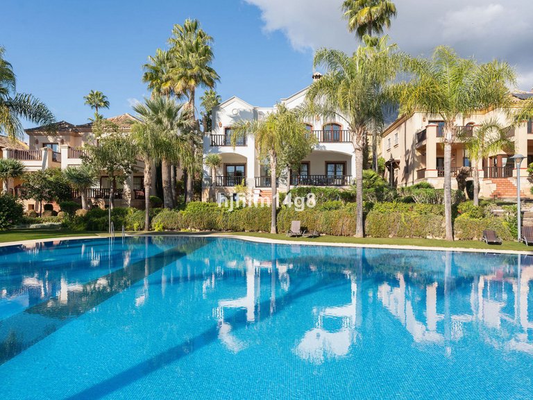 Villa for Sale in The Golden Mile, Malaga 29
