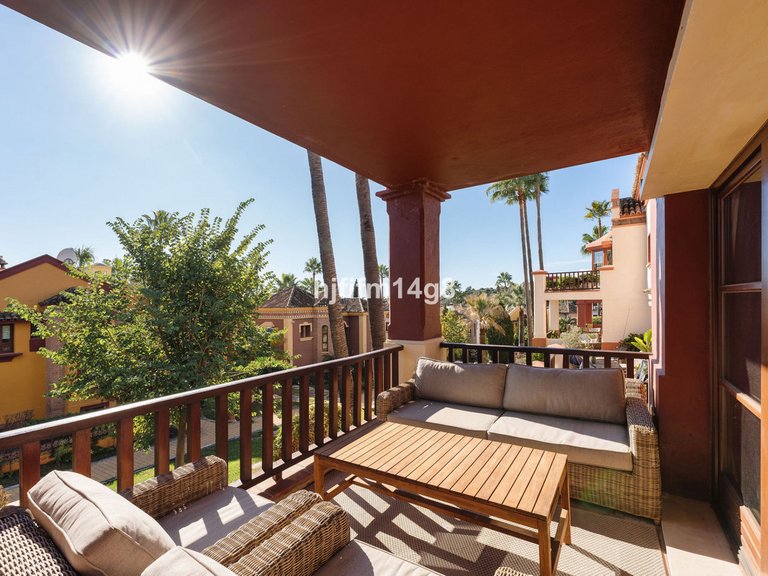 Villa for Sale in The Golden Mile, Malaga 3