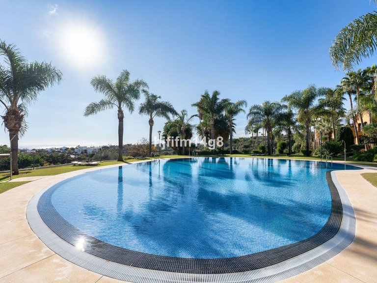 Villa for Sale in The Golden Mile, Malaga 30