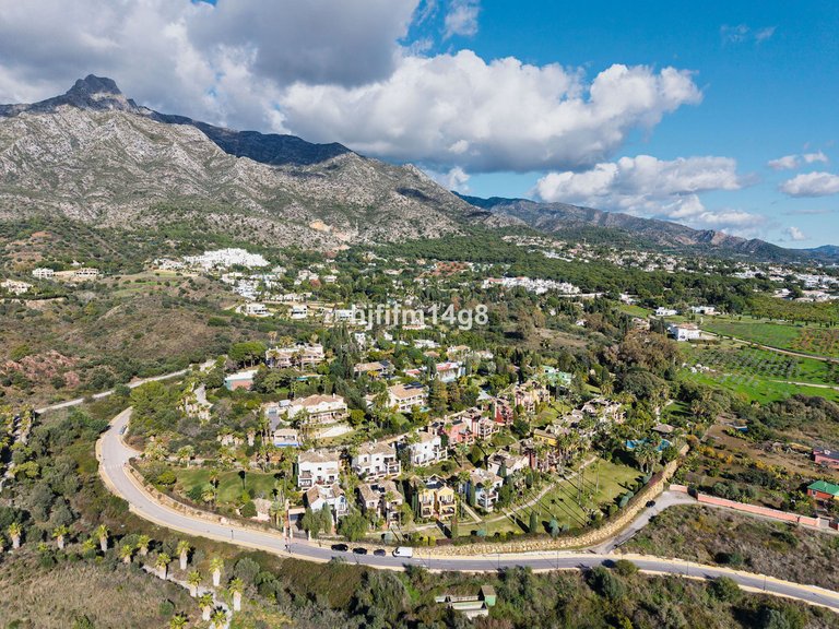 Villa for Sale in The Golden Mile, Malaga 33