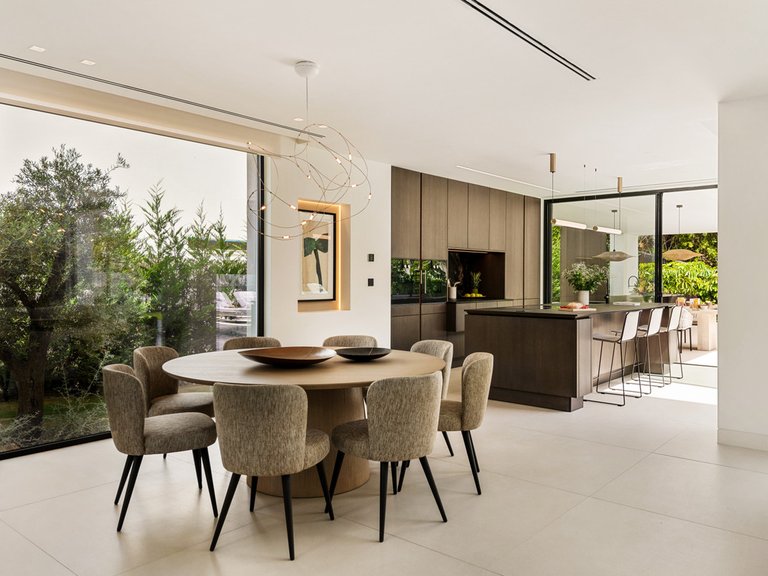 Villa for Sale in Nueva Andalucía, Malaga 11