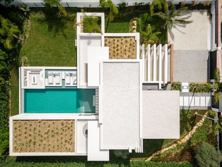 Villa for Sale in Nueva Andalucía, Malaga 27
