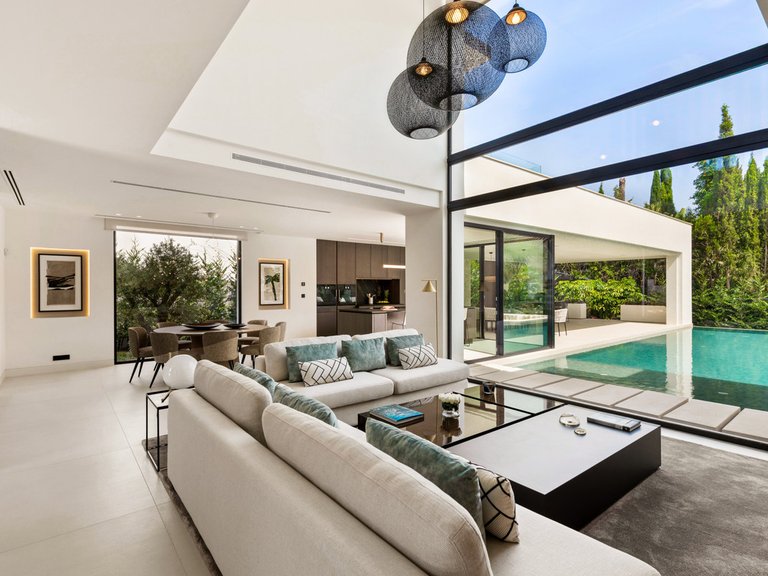 Villa for Sale in Nueva Andalucía, Malaga 6