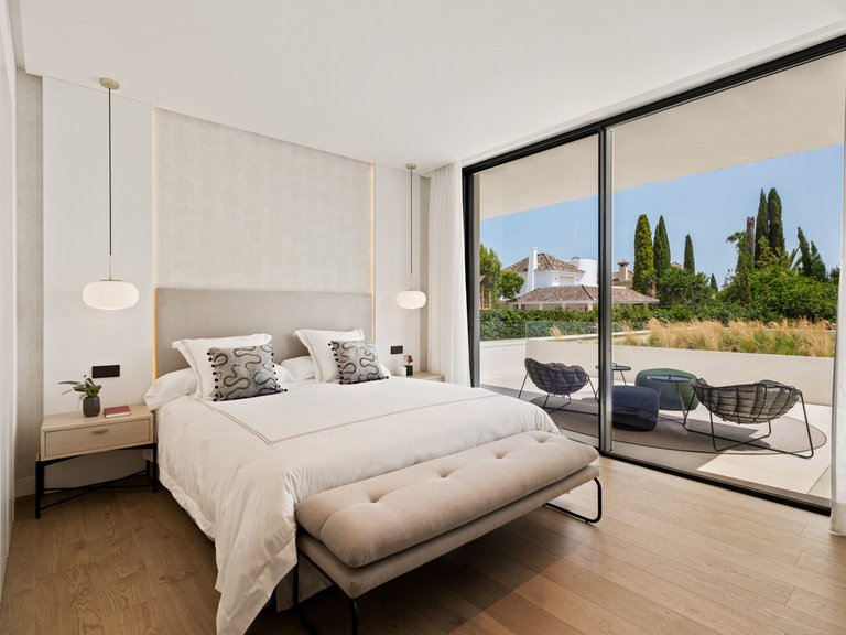 Villa for Sale in Nueva Andalucía, Malaga 8