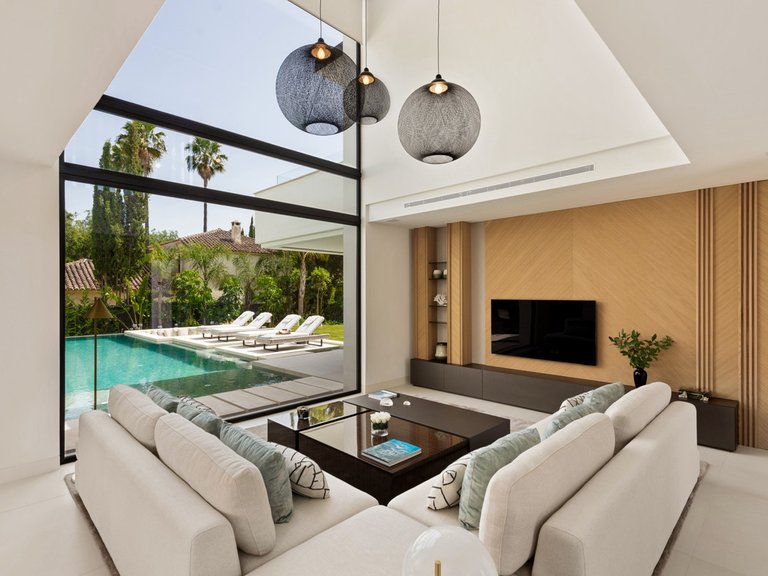Villa for Sale in Nueva Andalucía, Malaga 9