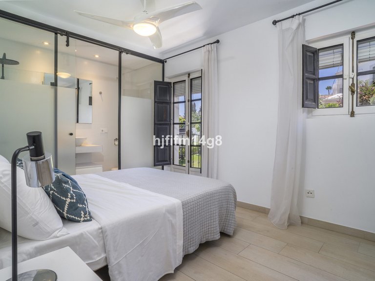 Villa for Sale in Nueva Andalucía, Malaga 10