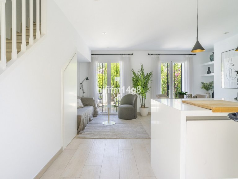 Villa for Sale in Nueva Andalucía, Malaga 19