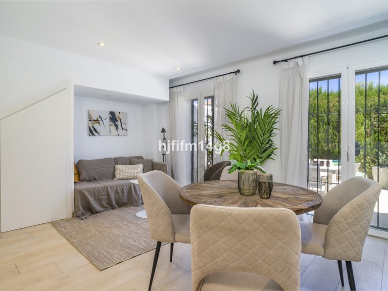Villa for Sale in Nueva Andalucía, Malaga 2