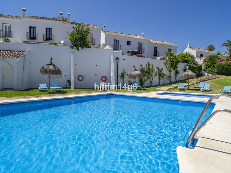 Villa for Sale in Nueva Andalucía, Malaga 23