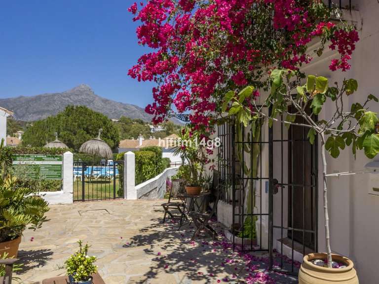 Villa for Sale in Nueva Andalucía, Malaga 30