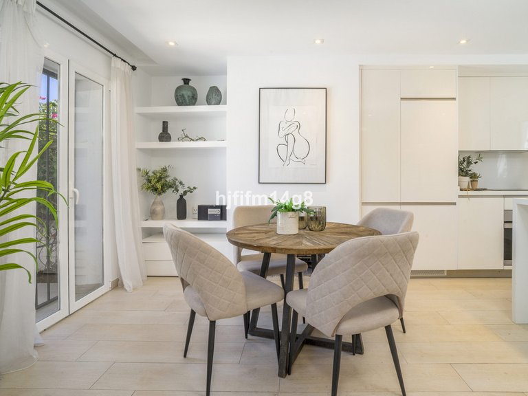 Villa for Sale in Nueva Andalucía, Malaga 5