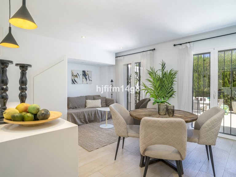 Villa for Sale in Nueva Andalucía, Malaga 8