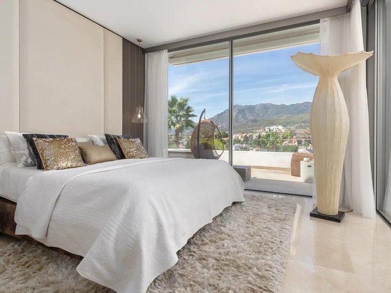 Villa for Sale in Río Real, Malaga 5