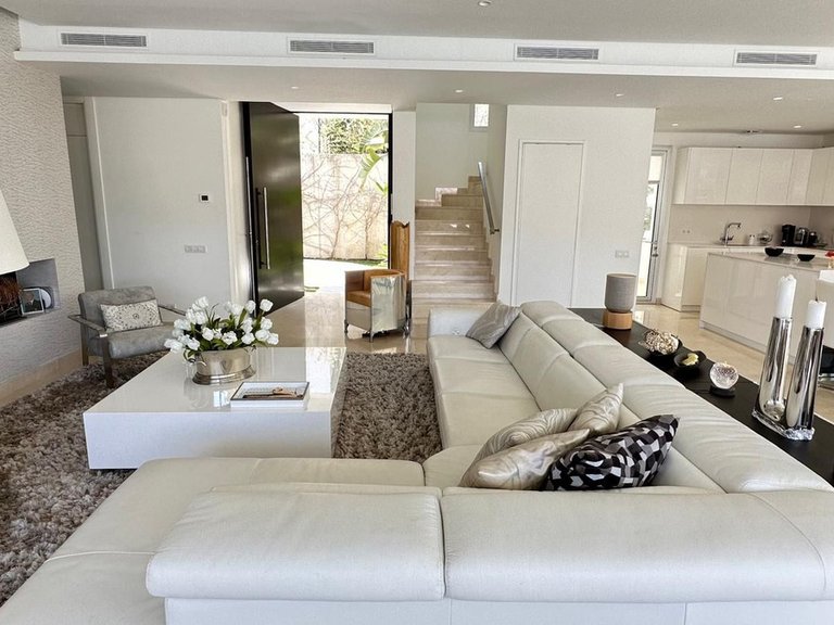 Villa for Sale in Río Real, Malaga 8