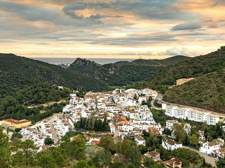 Penthouse for Sale in Benahavís, Malaga 6