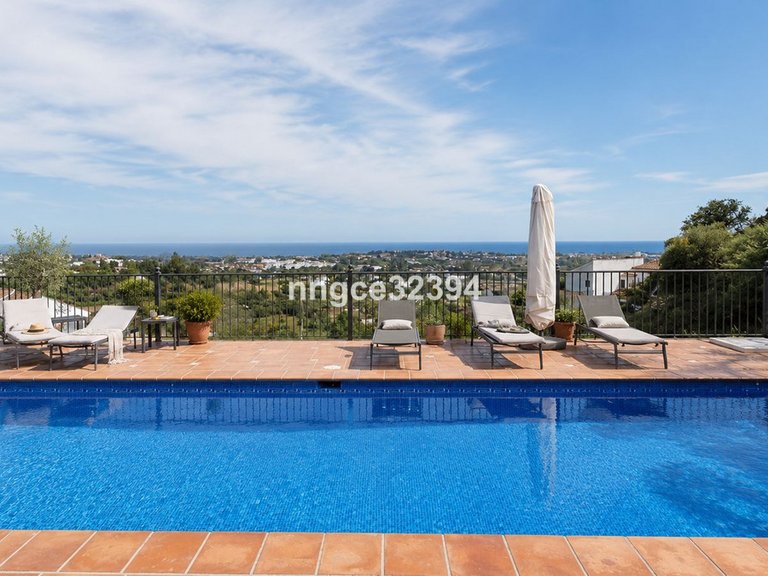Apartment for Sale in Benahavís, Malaga 28